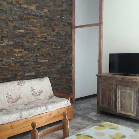 Lindavacanza مونيلّي المظهر الخارجي الصورة